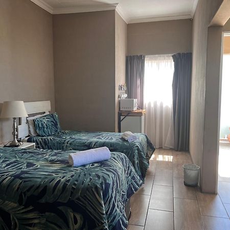 Khaya4U Guesthouse Дънди Екстериор снимка