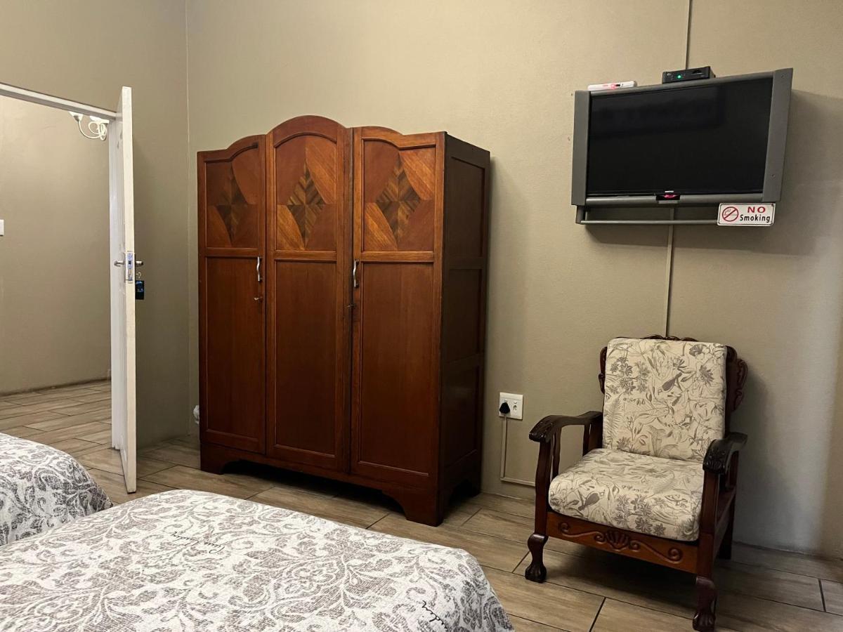 Khaya4U Guesthouse Дънди Екстериор снимка