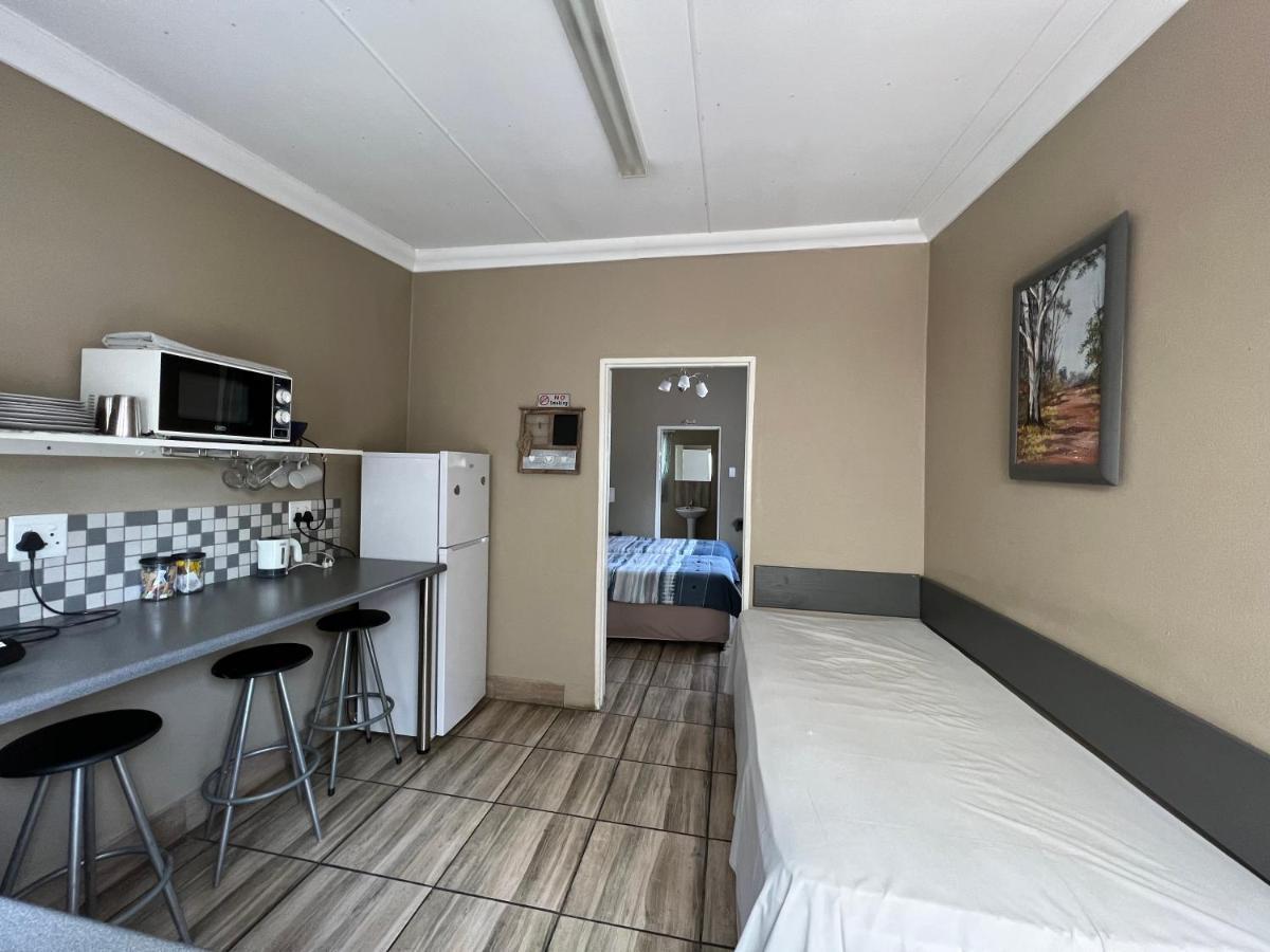 Khaya4U Guesthouse Дънди Екстериор снимка